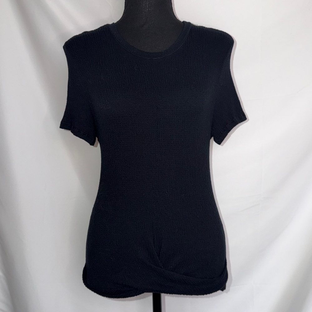 BLACK TWIST FRONT TEE